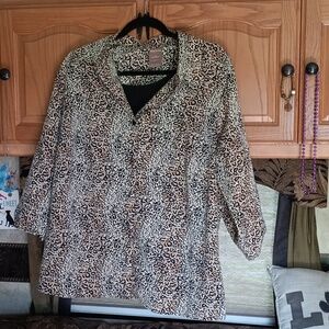 Beautiful White Stag women's blouse.